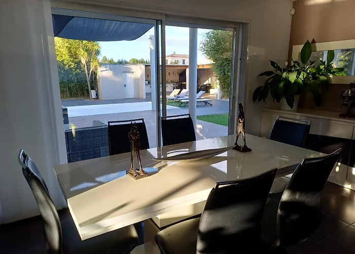 Villa D'architecte Avec Piscine Chauffee, 4 Chambres, A 30 Mn Gruissan Sallèles-dʼAude